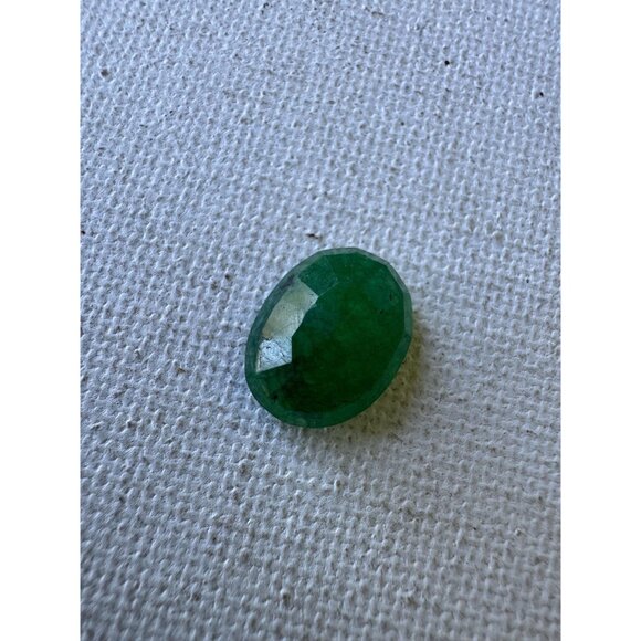 5 carat Emerald - Oval Cut 12.5x10mm - Picture 7 of 9